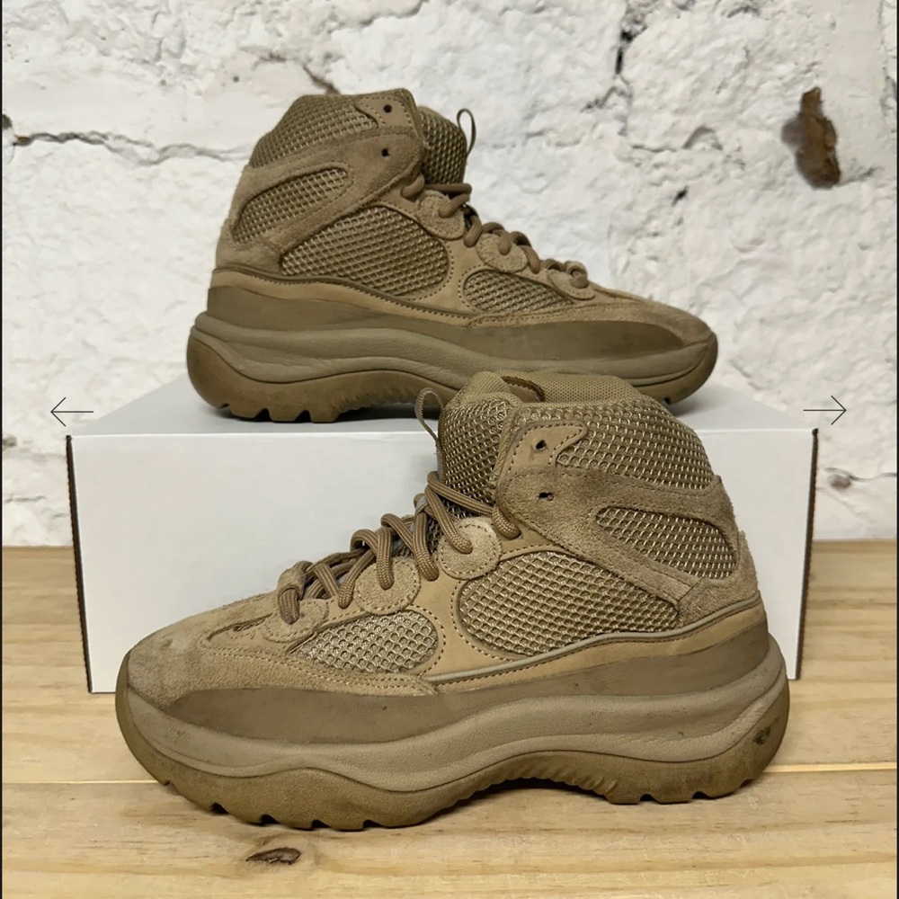 Yeezy Tan Sneakers with Chunky Midsole and Rugged Tread